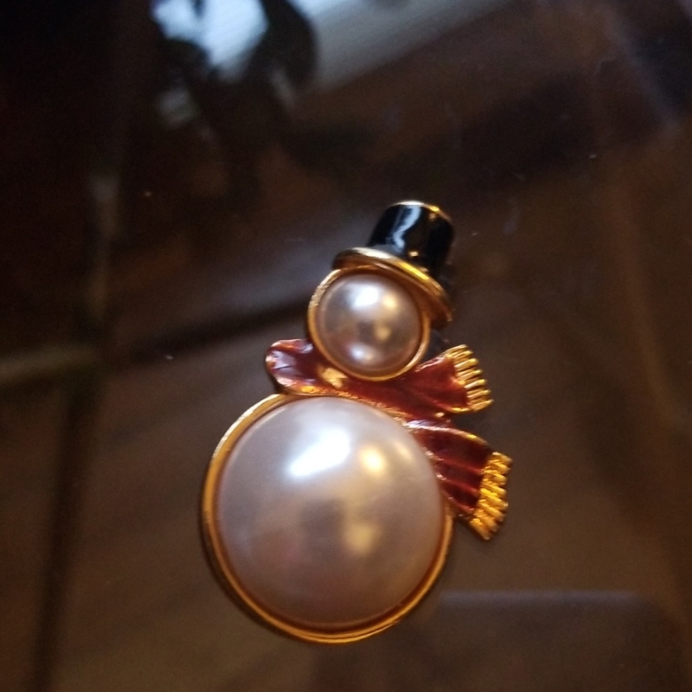 Vintage Eisenberg Ice brooch.